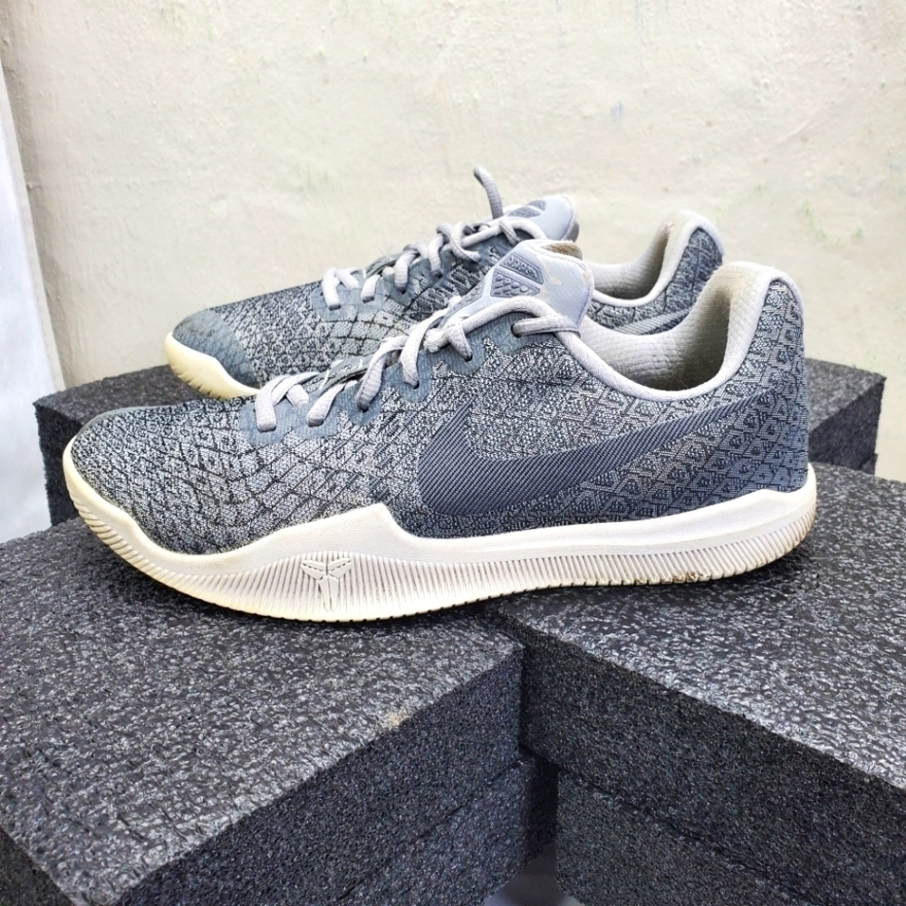 Nike Shoes Mens 7 Kobe Mamba Instinct Pure Platinum Gray 852473-002 Basketball